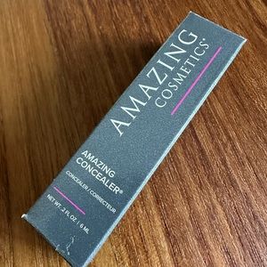 Amazing, cosmetics, concealer, medium golden new in box